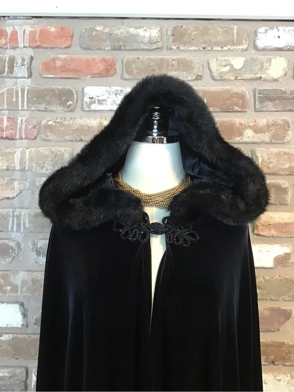 Tom Barra Vintage Women's Black Velvet Faux Fur Hooded Opera Cloak Cape One Size